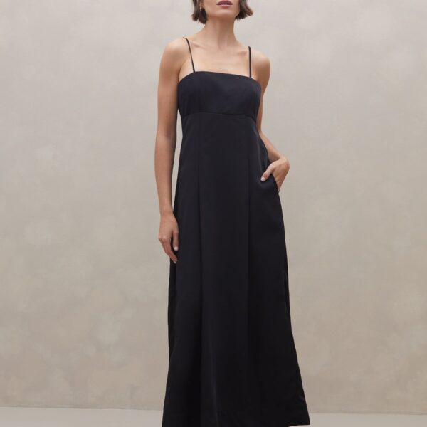 Vestido Midi com Alcinha e Pala - Preto