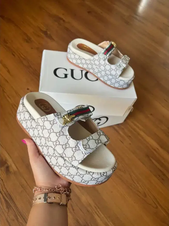 Tamanco Feminino Plataforma Estampado Sola Alta Anabela